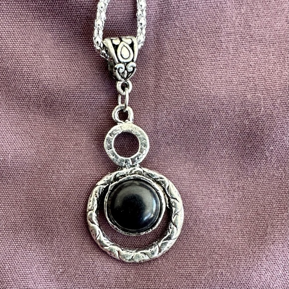 Antique Round Black Stone Necklace - Picture 3 of 8